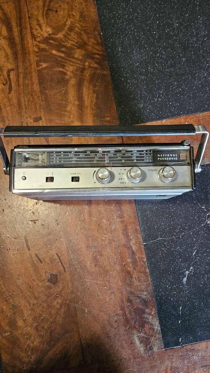 Vintage Panasonic Solid State Radio