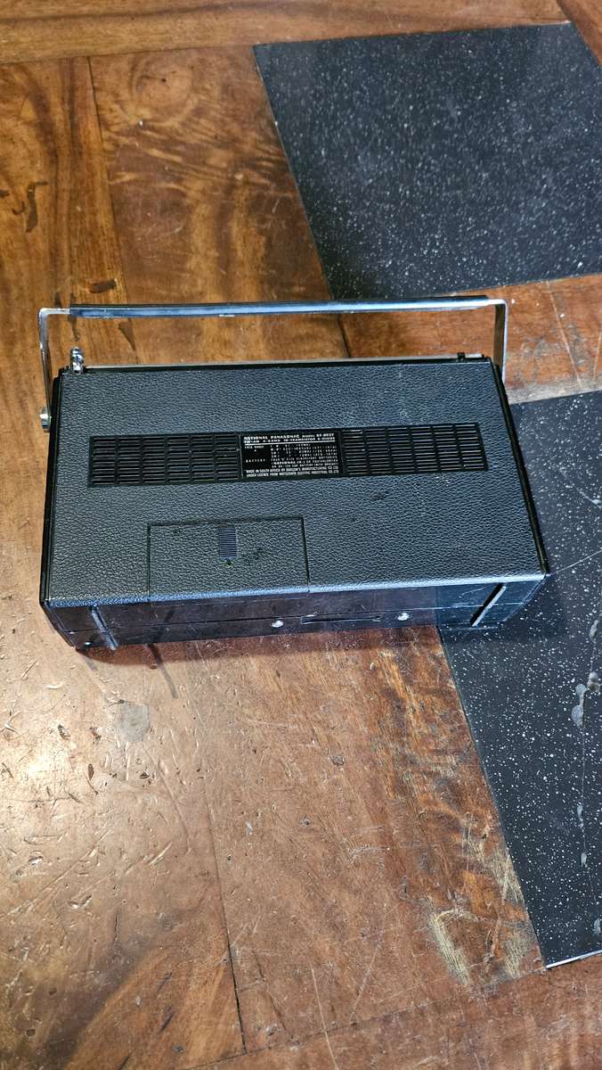 Vintage Panasonic Solid State Radio