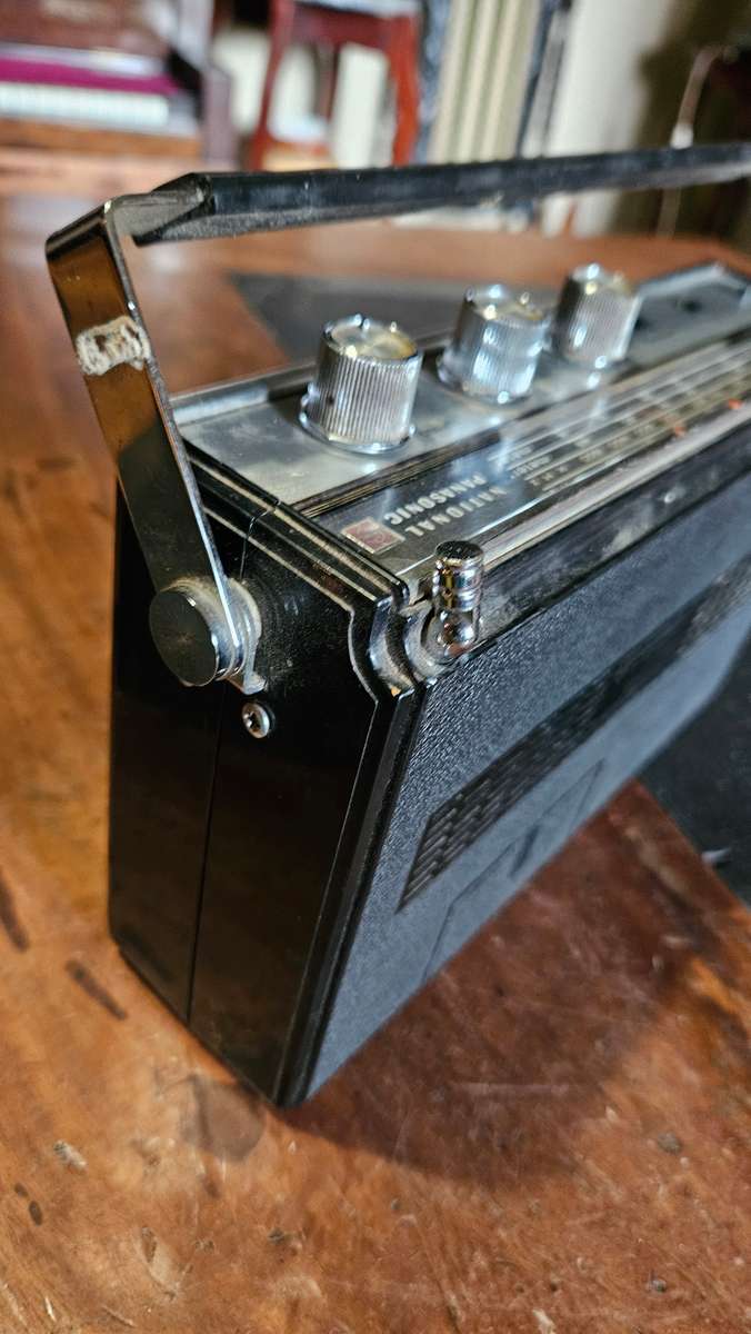 Vintage Panasonic Solid State Radio