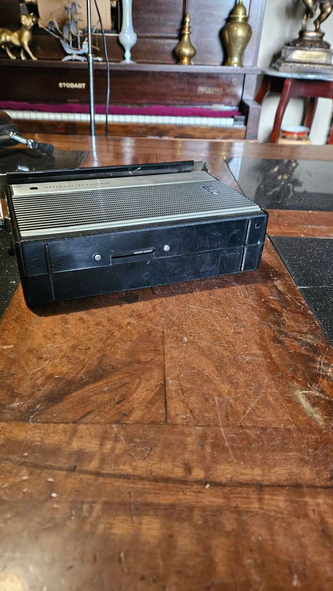 Vintage Panasonic Solid State Radio