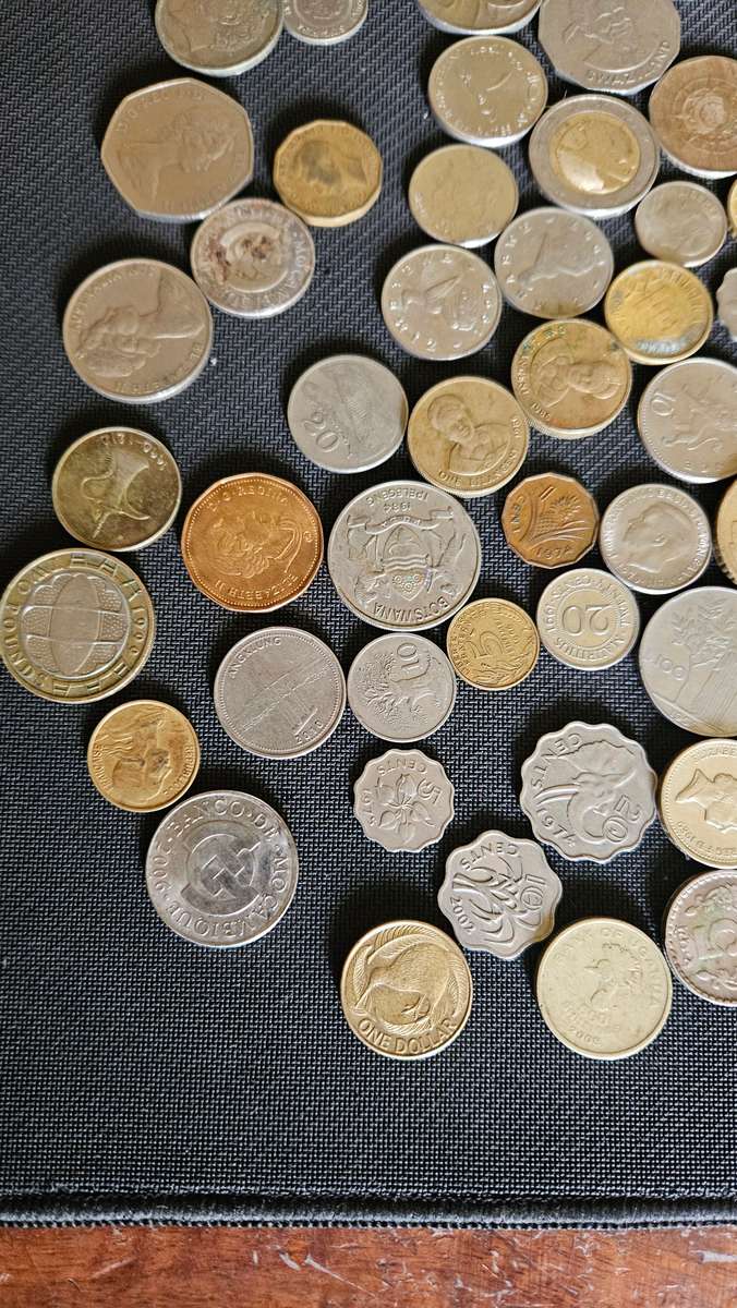 1 Kg Various International Coins