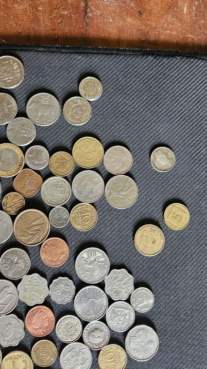 1 Kg Various International Coins