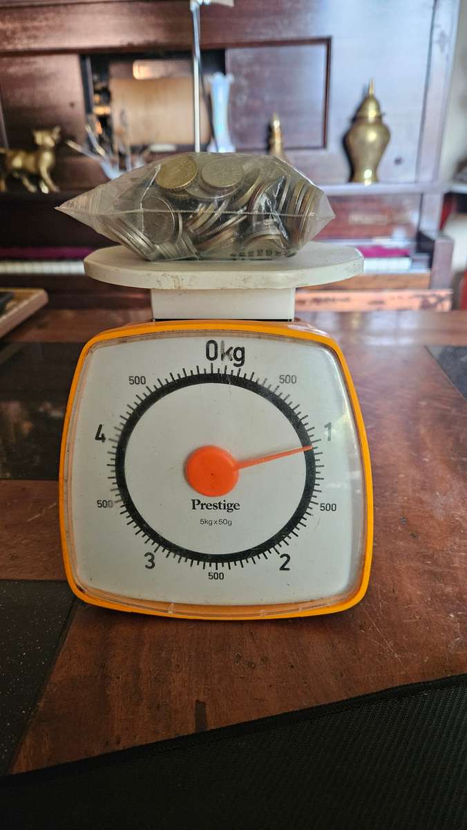 1 Kg Various International Coins