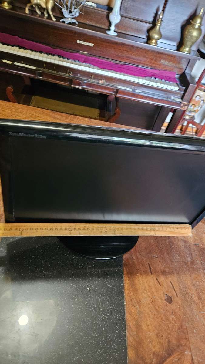 Samsung SyncMaster 933sn Monitor