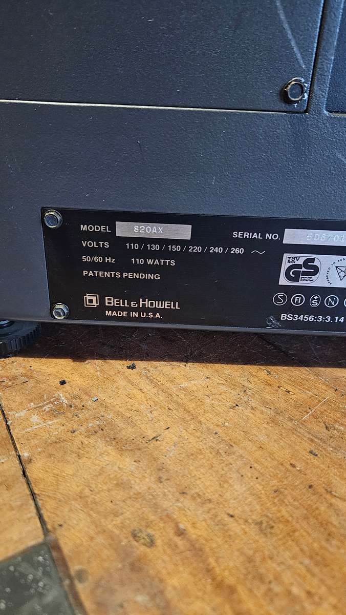 Bell & Howell RM820 Auto-Focus Projector