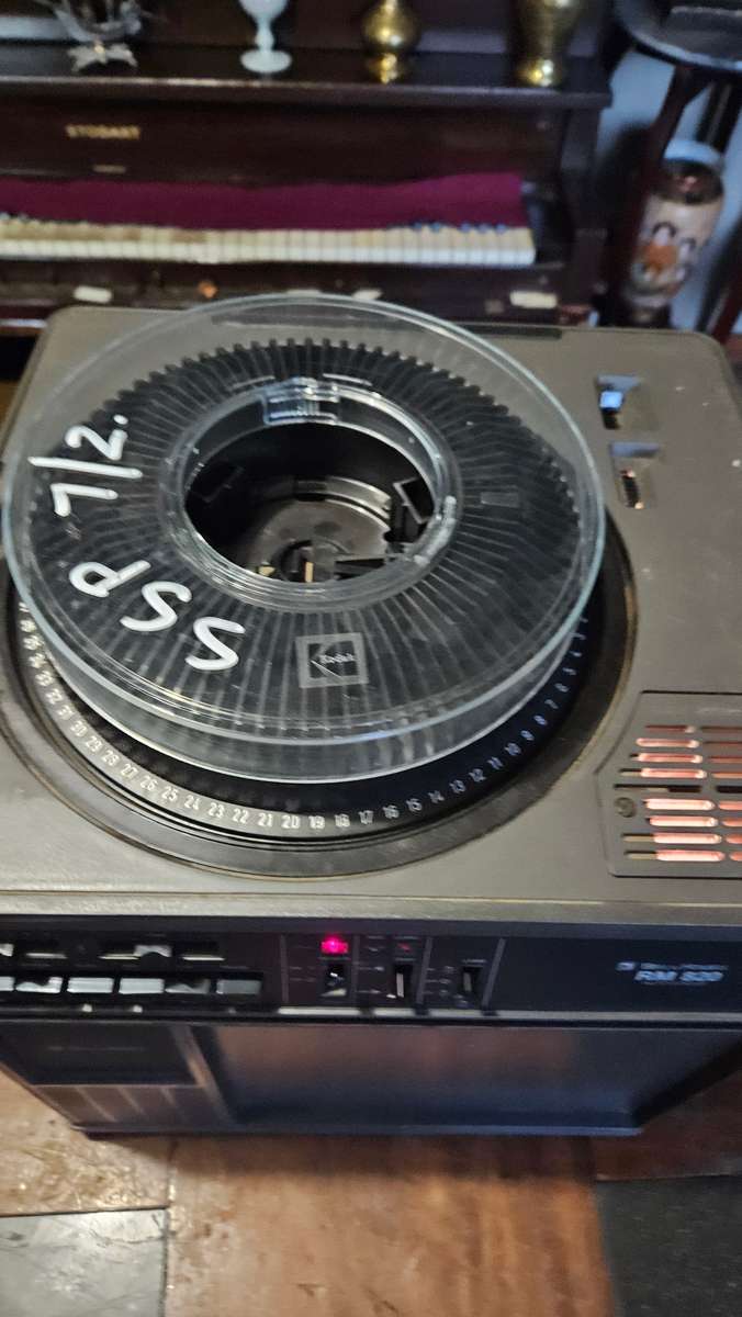 Bell & Howell RM820 Auto-Focus Projector