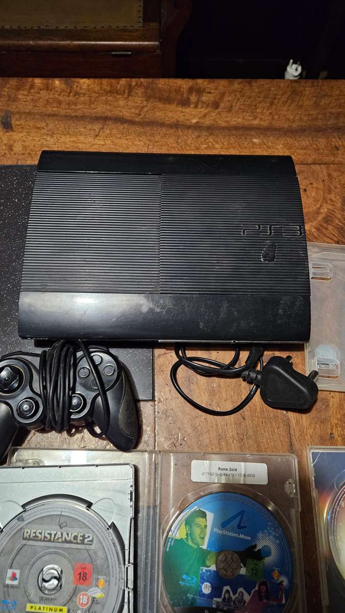 Sony PS3 Console Plus Games & Controller