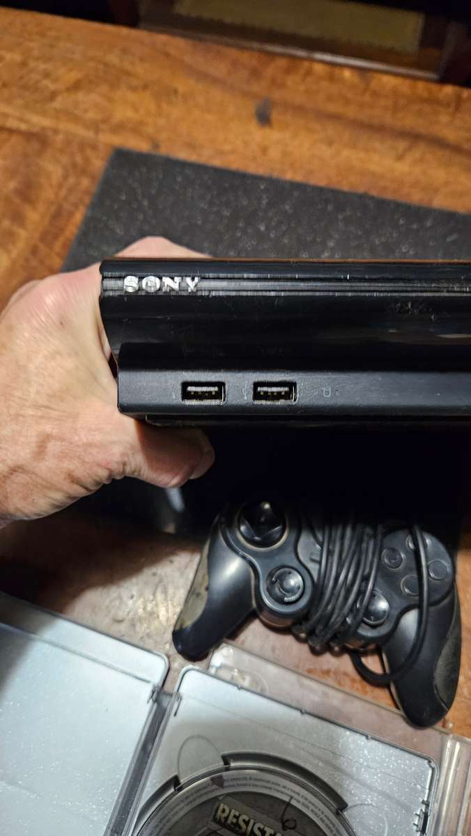 Sony PS3 Console Plus Games & Controller