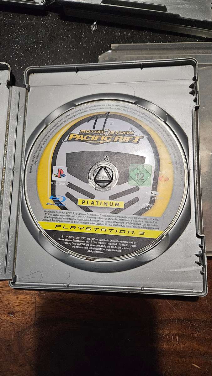 Sony PS3 Console Plus Games & Controller