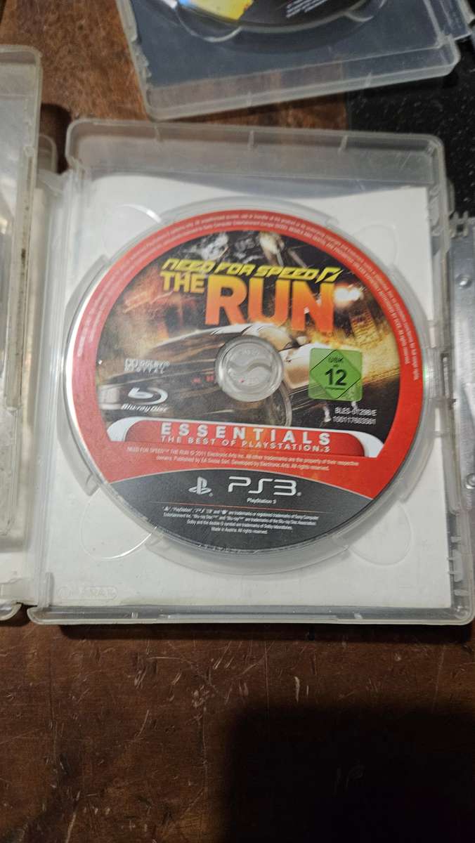 Sony PS3 Console Plus Games & Controller