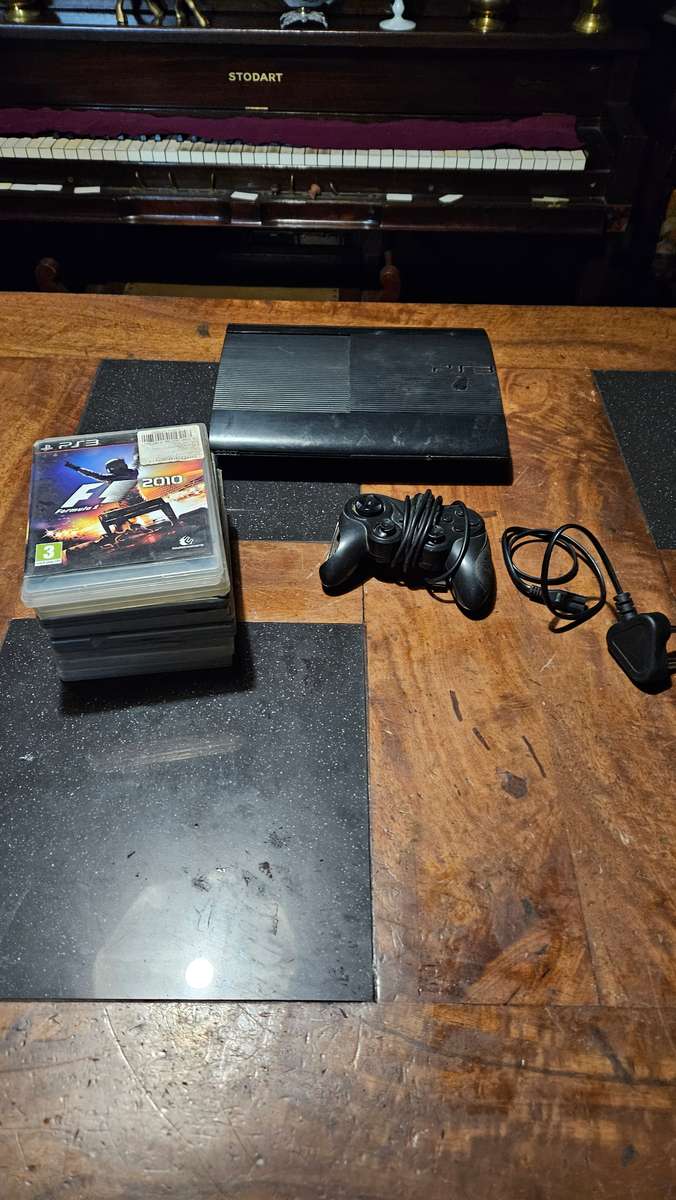 Sony PS3 Console Plus Games & Controller