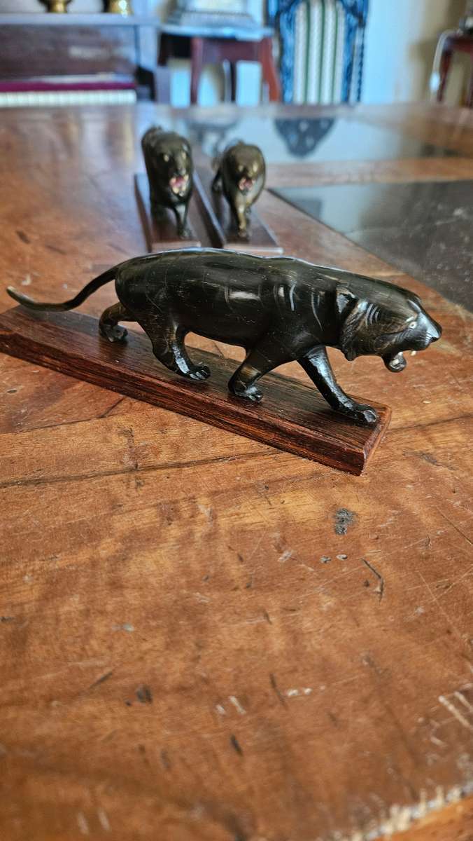 Beautiful Soap Stone Carvings On Wood