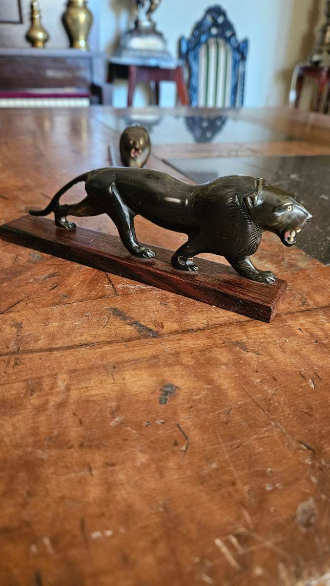 Beautiful Soap Stone Carvings On Wood