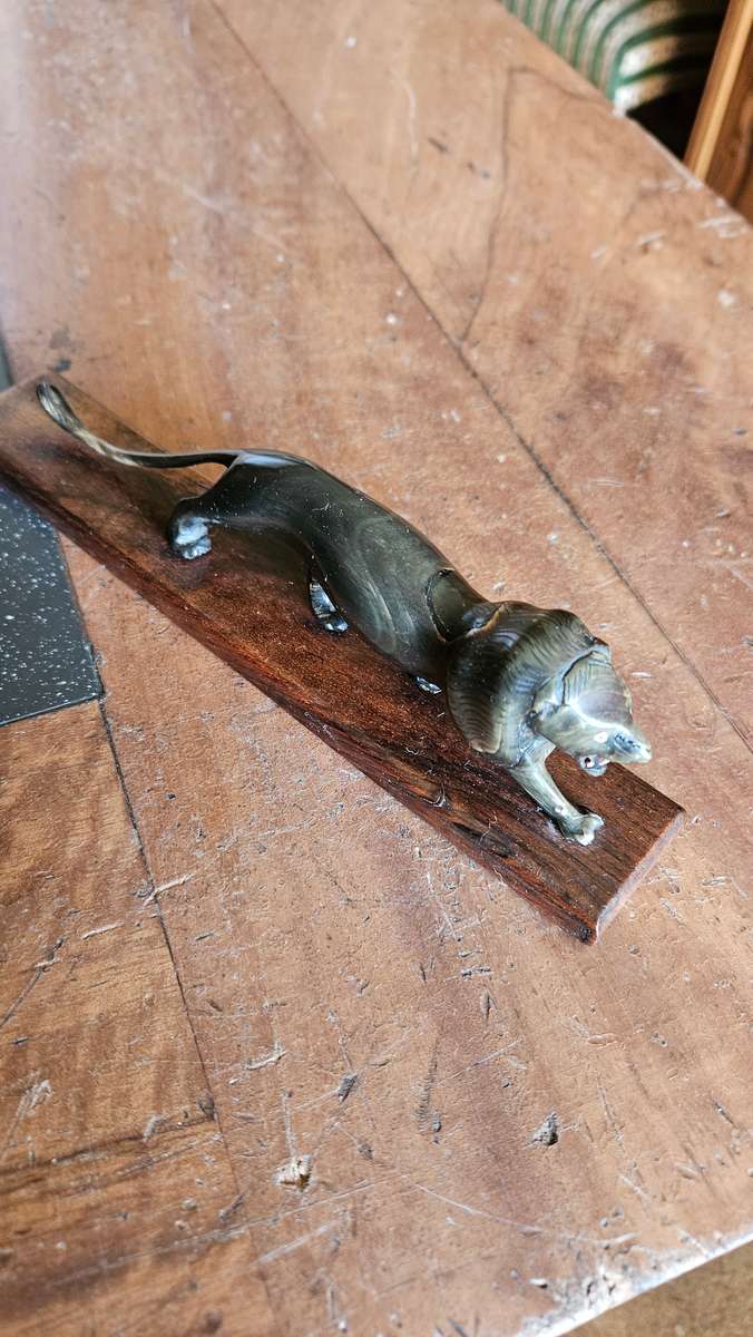 Beautiful Soap Stone Carvings On Wood