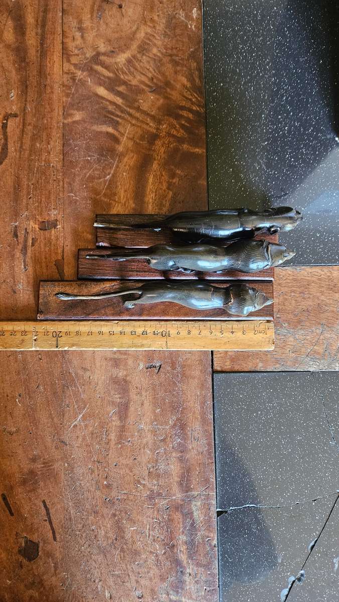 Beautiful Soap Stone Carvings On Wood