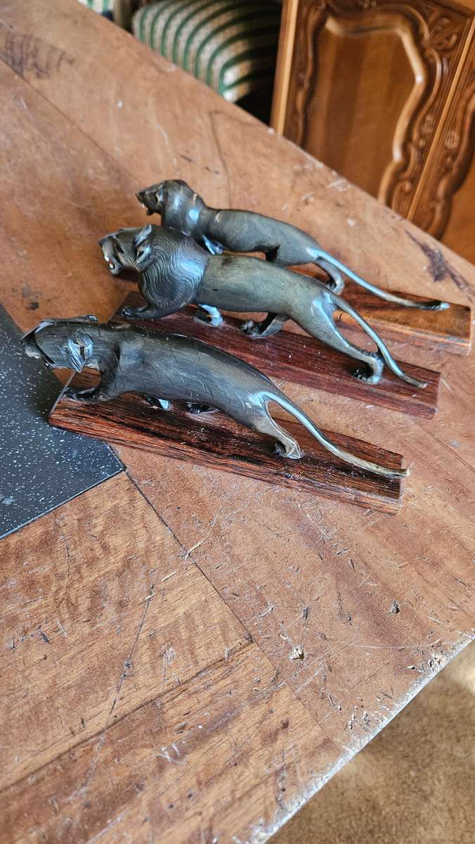 Beautiful Soap Stone Carvings On Wood