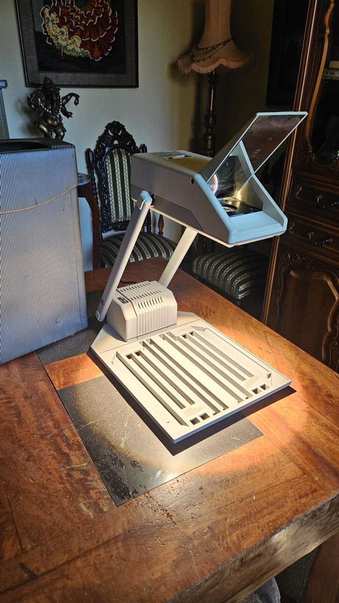 Vega Mirrodex Portable Projector