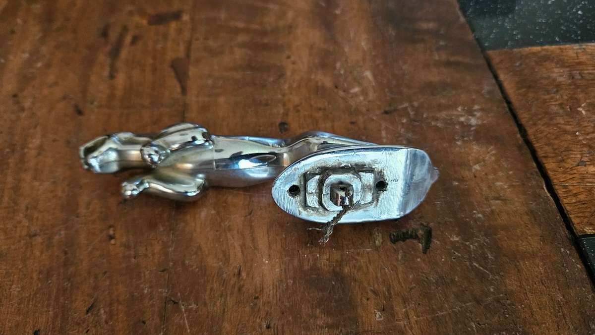 Vintage Jaquar Bonnet Emblem