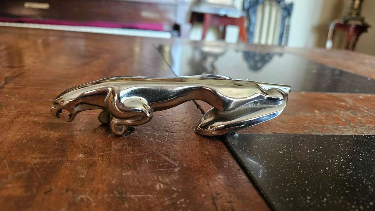 Vintage Jaquar Bonnet Emblem