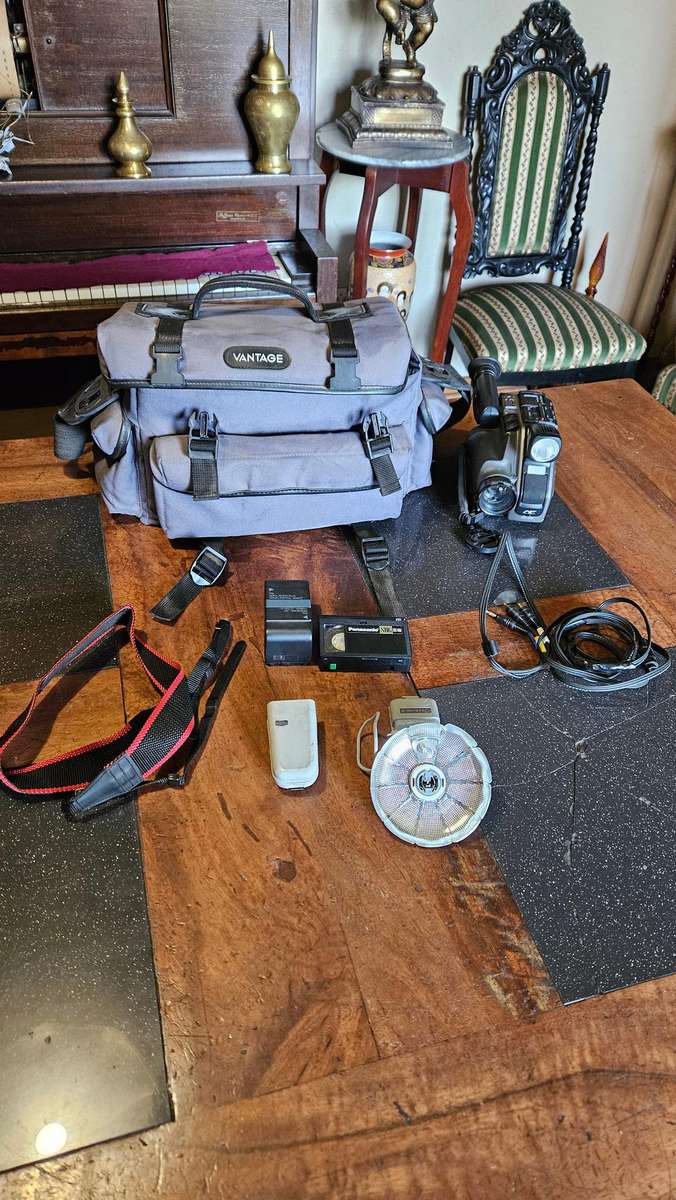 JVC 8X Compact VHS Recorder. Model GR-AX107