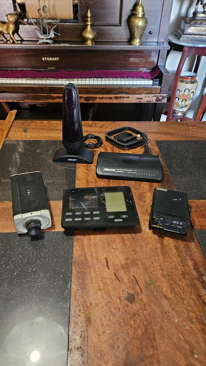 Electronics lot