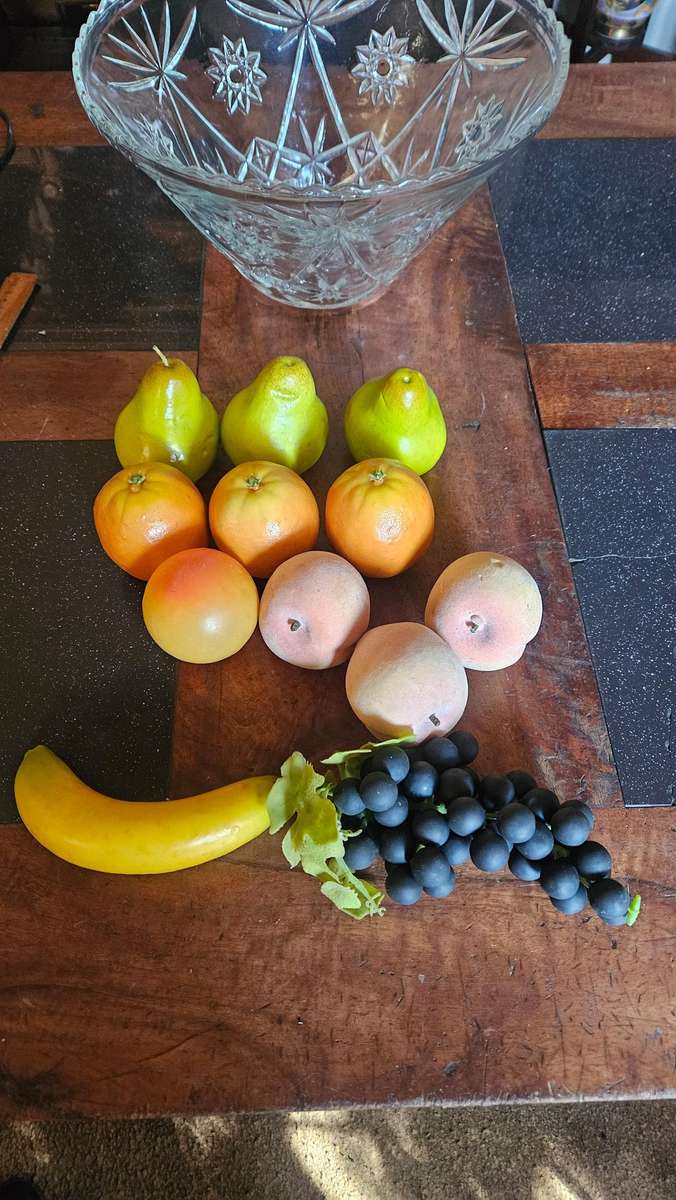 Large Glass Fruit Bowl Plus Ornamental Fruit