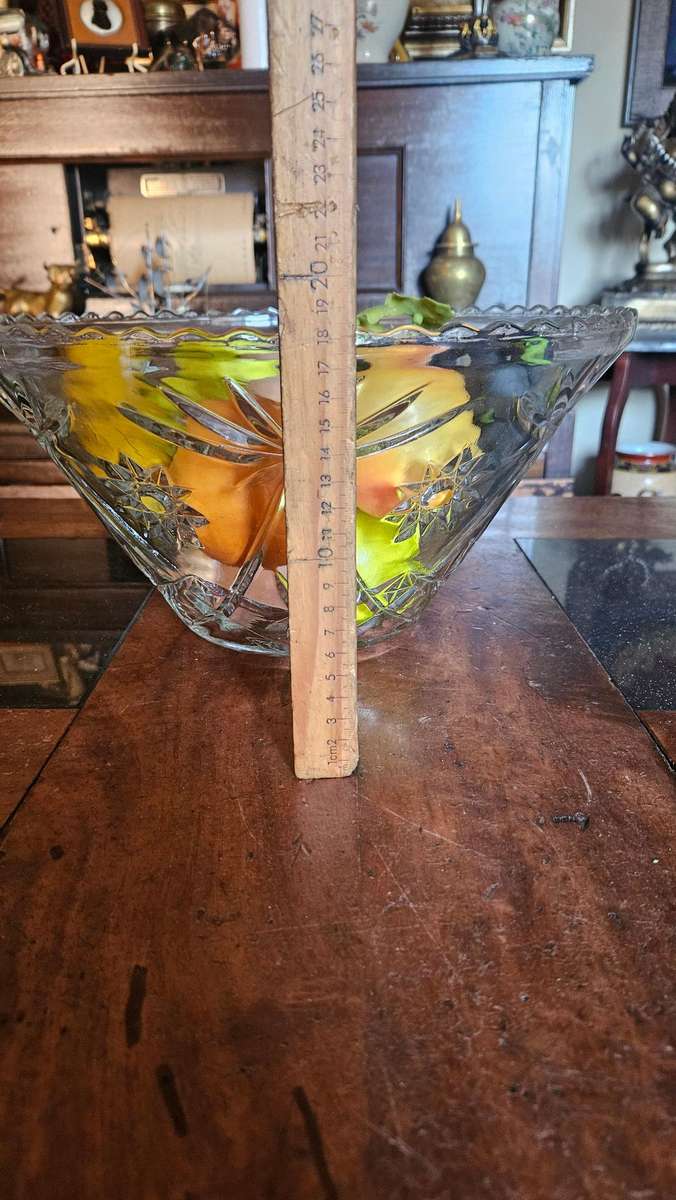 Large Glass Fruit Bowl Plus Ornamental Fruit