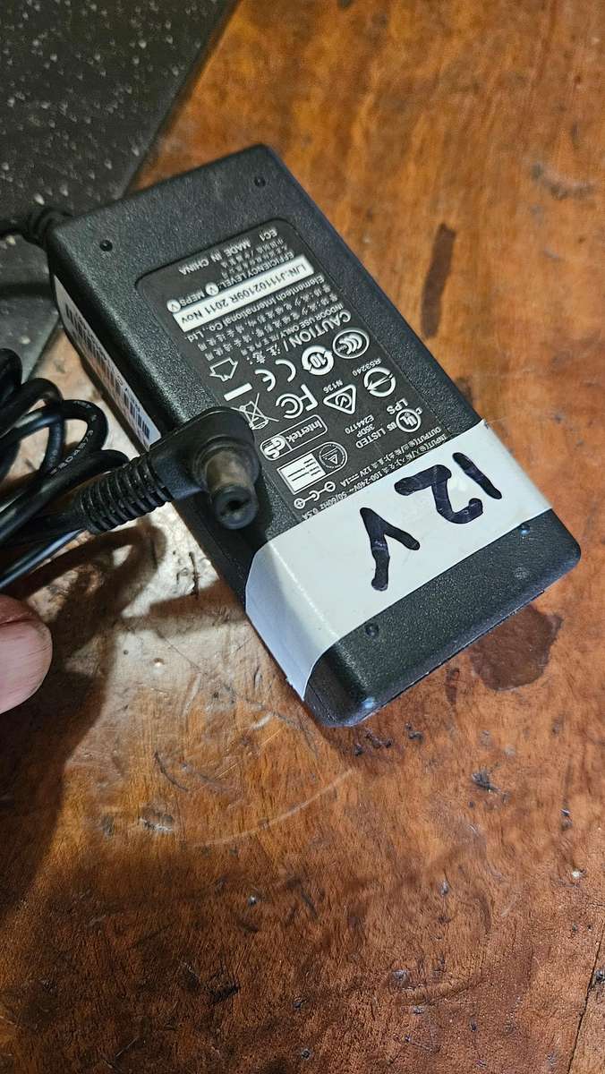 Samsung100-240V, HP 18.5 V & a Veriphone 12 V Chargers