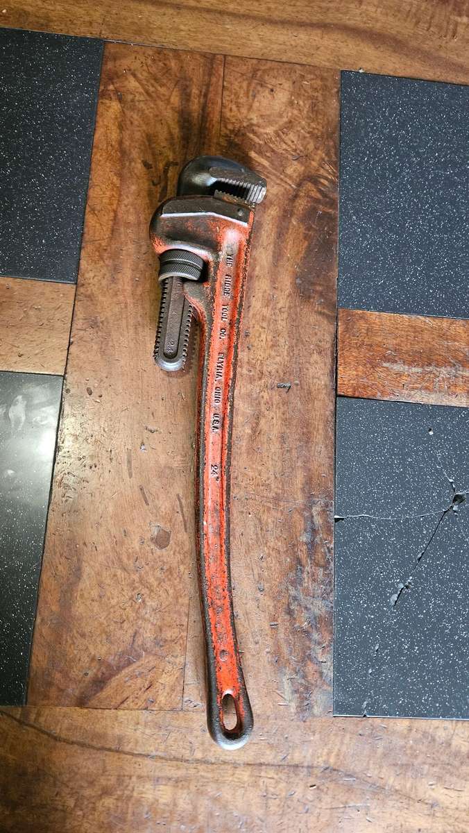 Adjustable 24" Wrench