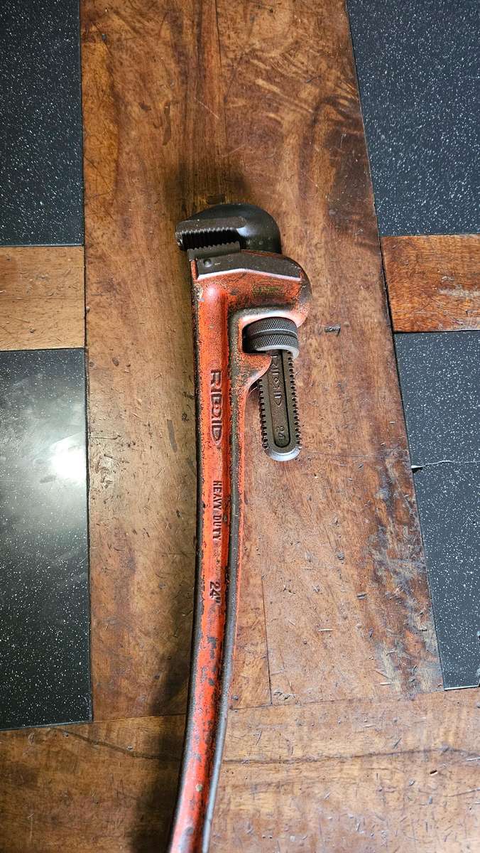 Adjustable 24" Wrench