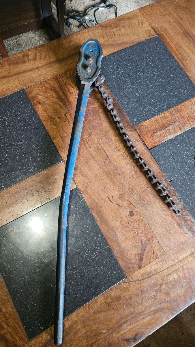 Record 233 Chain Wrench