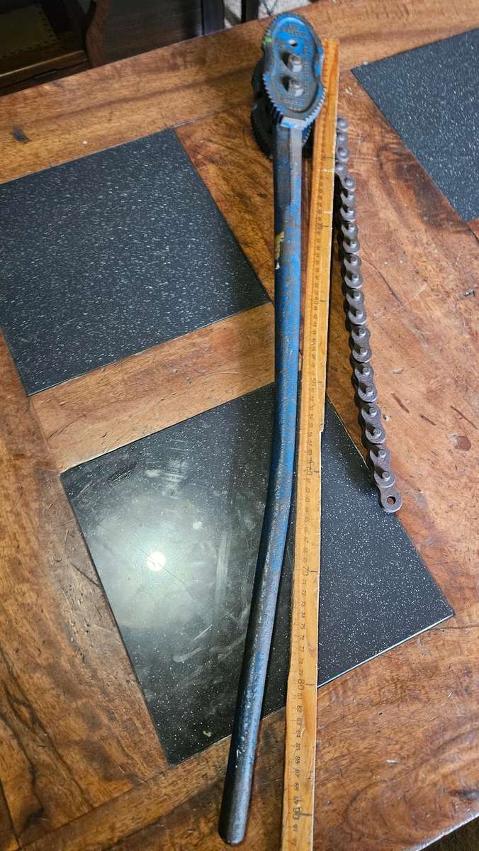 Record 233 Chain Wrench