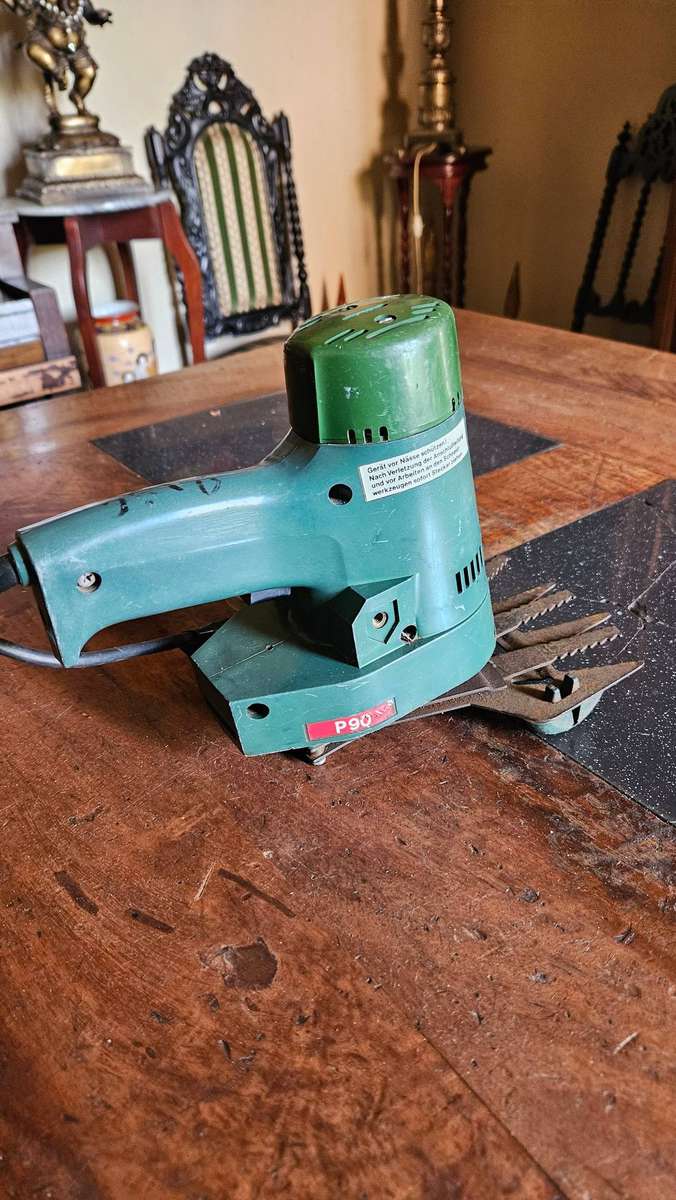 Bosch P90 Hedge Trimmer