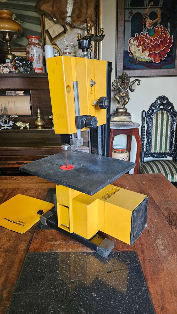 Powerline Mini BandSaw