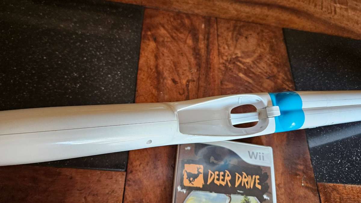 Nintendo Wii Hunting Gun & Game