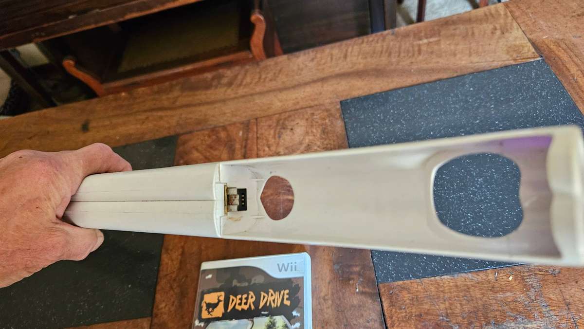 Nintendo Wii Hunting Gun & Game