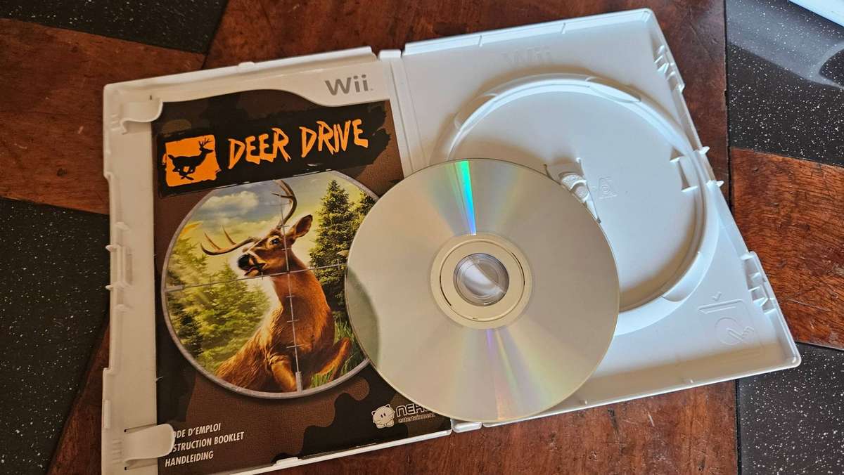 Nintendo Wii Hunting Gun & Game