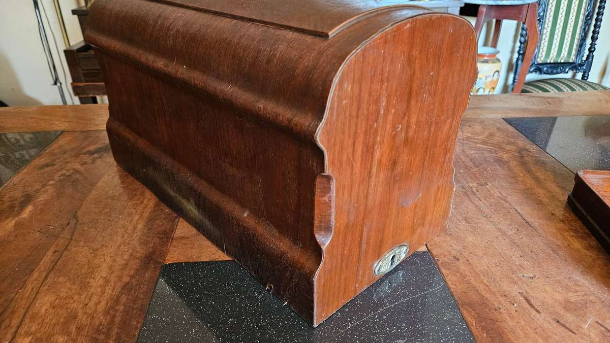 "RESERVED FOR macMcC9848"    1920s Seth Thomas Mantle Clock 124 Series 8 day Chime