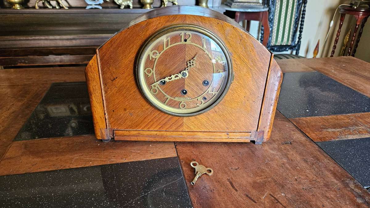 "RESERVED FOR macMcC9848"    1920s Seth Thomas Mantle Clock 124 Series 8 day Chime