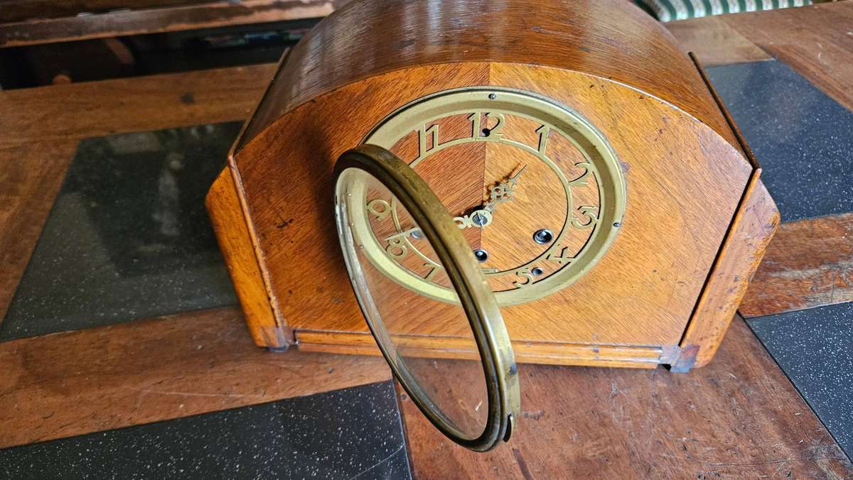 "RESERVED FOR macMcC9848"    1920s Seth Thomas Mantle Clock 124 Series 8 day Chime