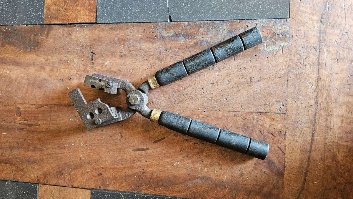 Bullet Mold Plier