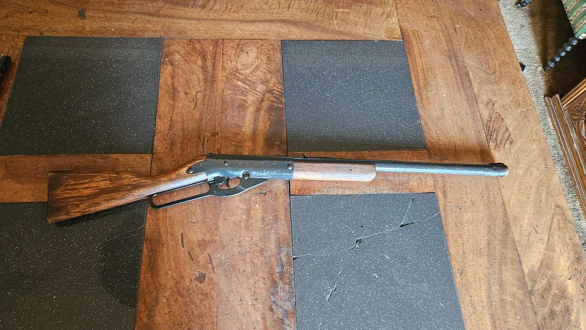 Large 1970s Daisey Rifle Model  95B