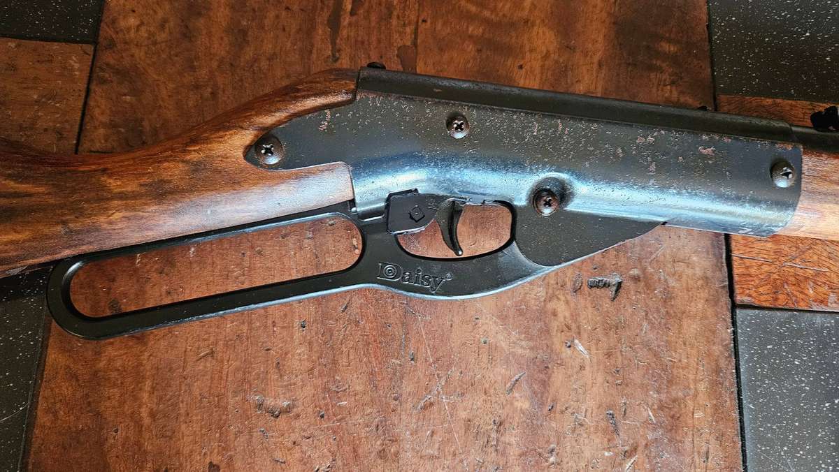 Large 1970s Daisey Rifle Model  95B