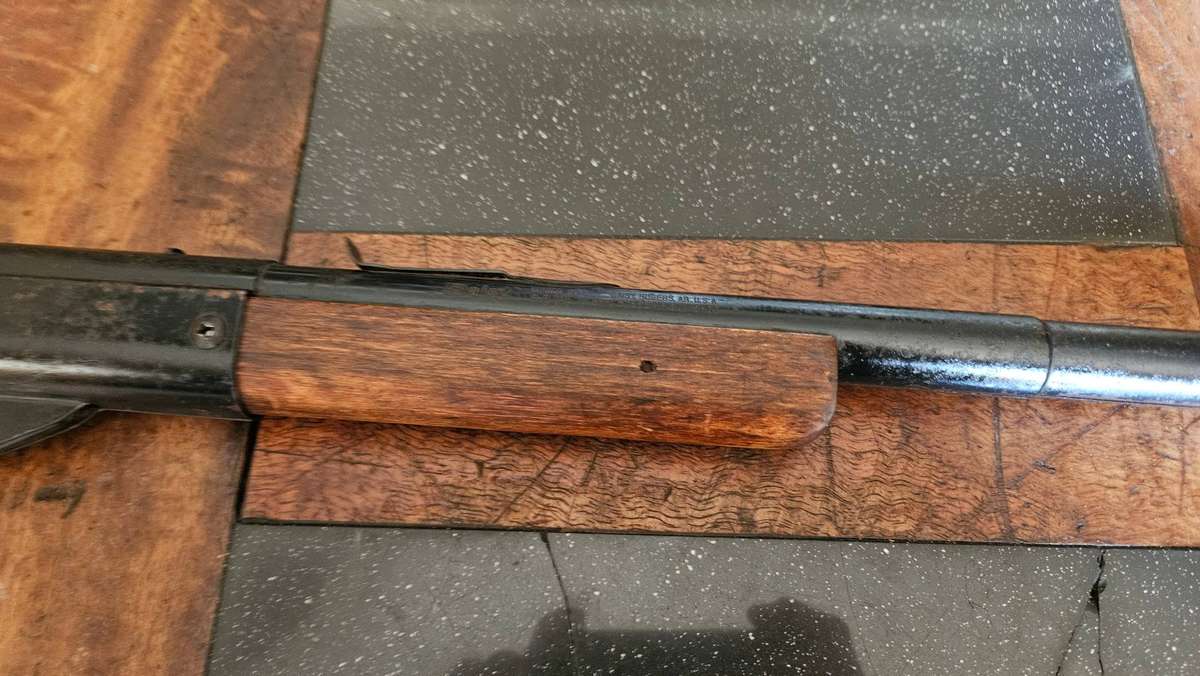 Large 1970s Daisey Rifle Model  95B