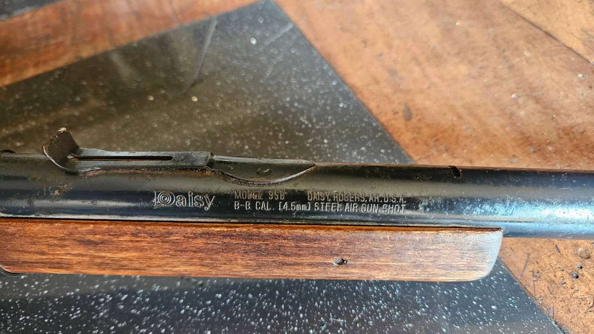 Large 1970s Daisey Rifle Model  95B