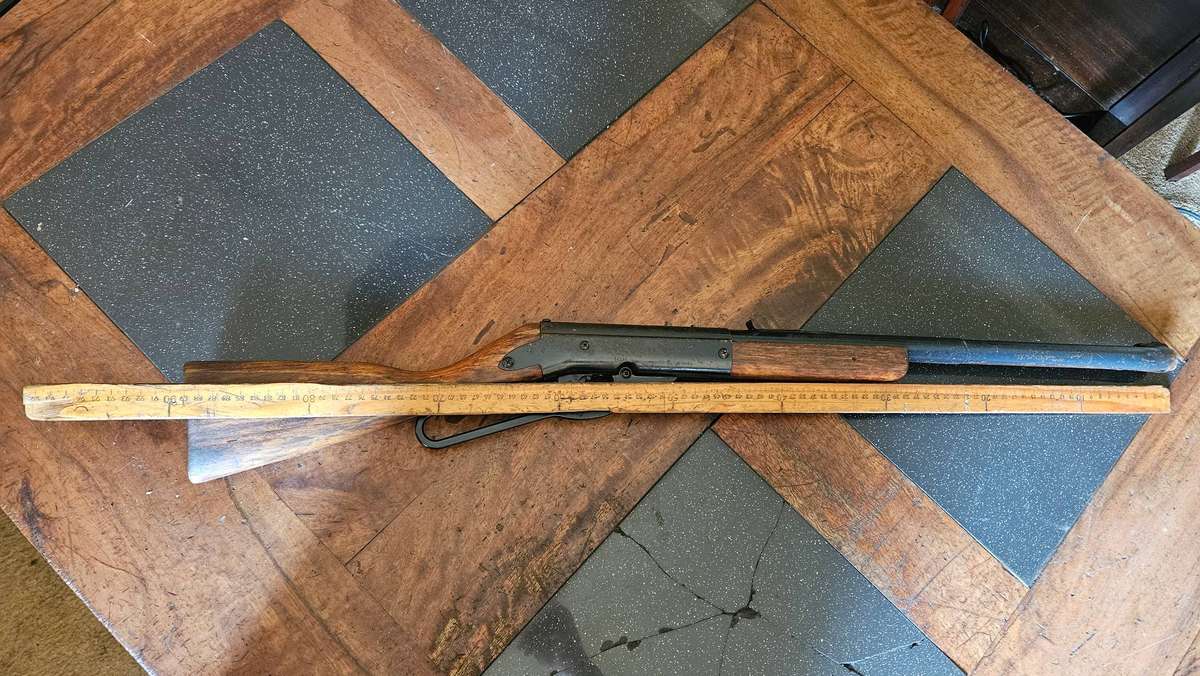 Large 1970s Daisey Rifle Model  95B
