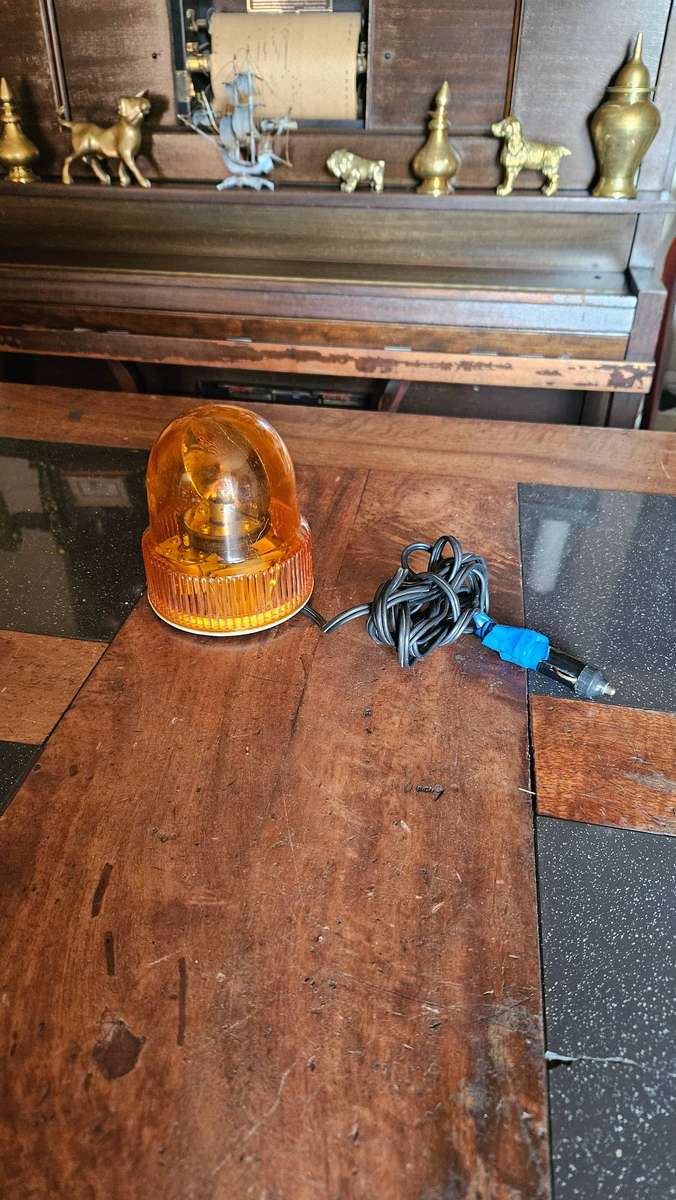 Magnetic Rotating Emergency Light