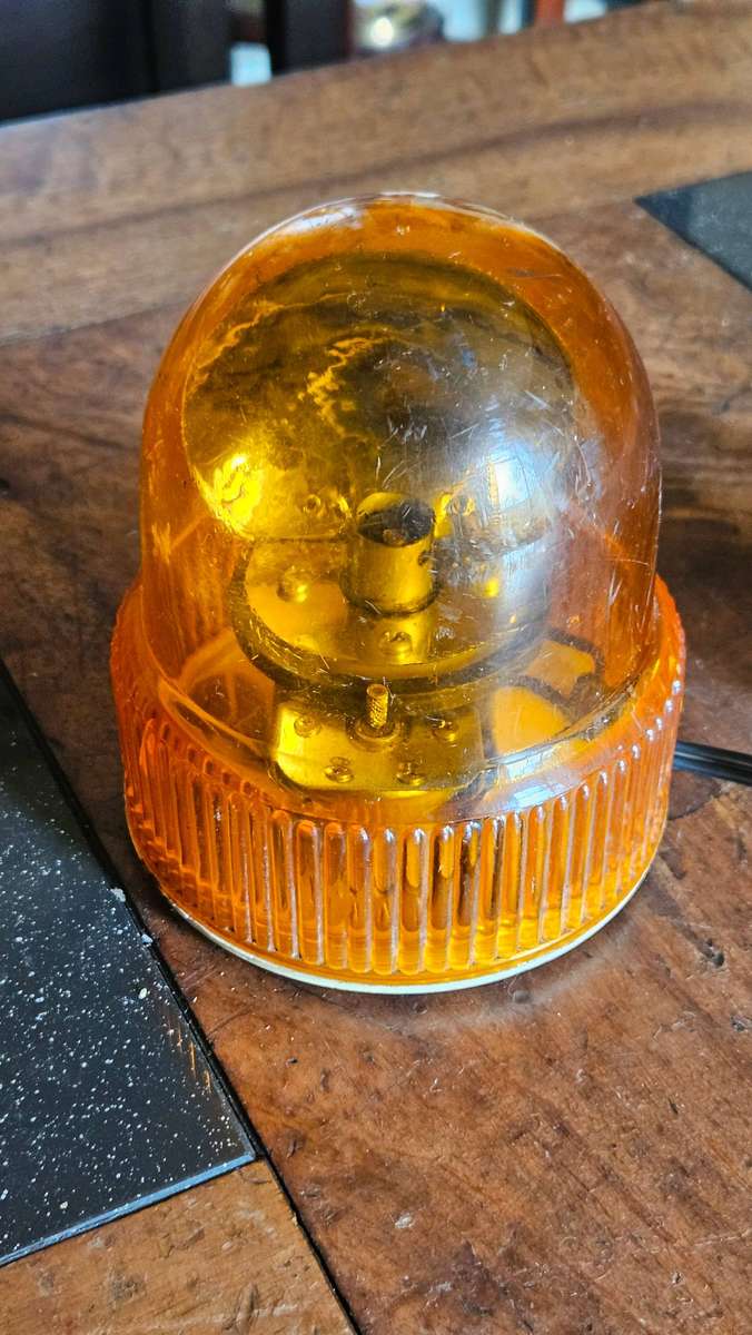 Magnetic Rotating Emergency Light