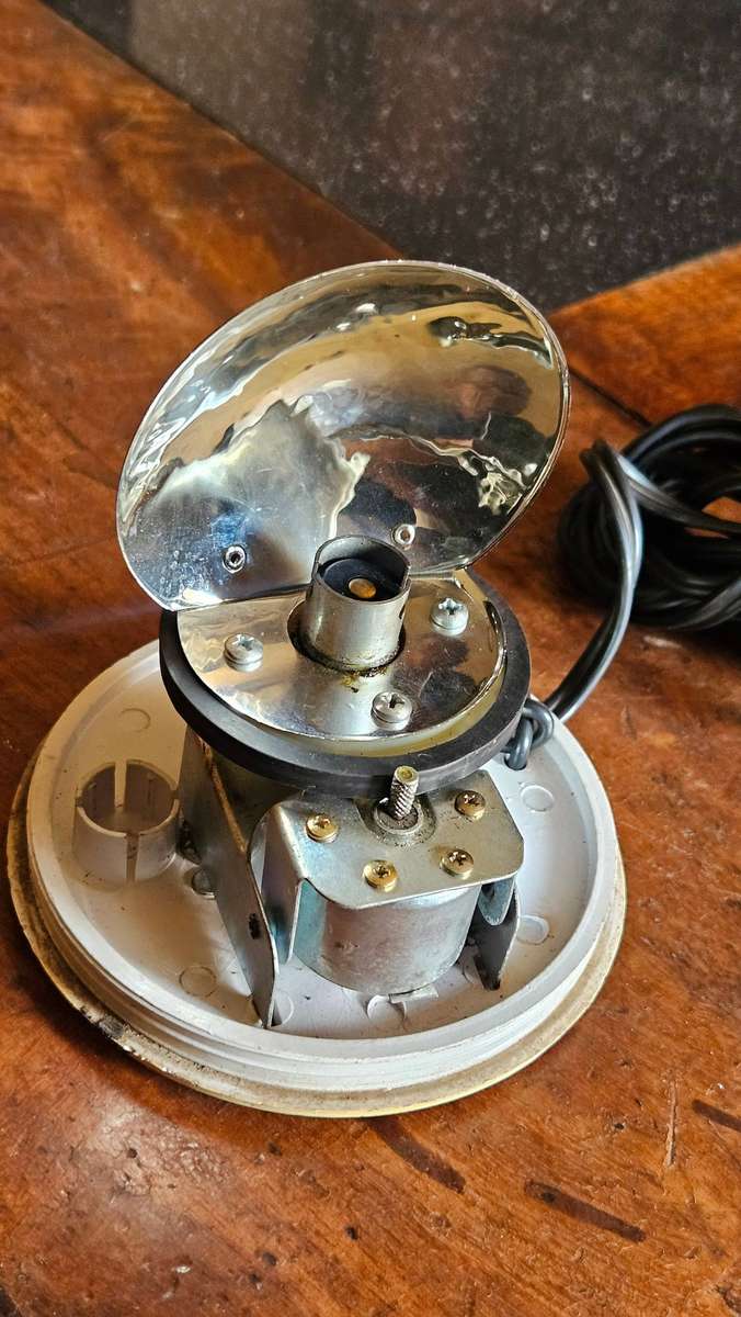 Magnetic Rotating Emergency Light