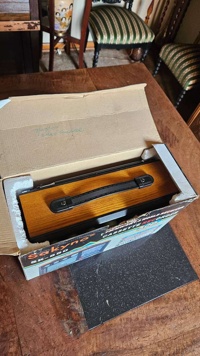 Sakyno World Receiver Portable Radio SK 859